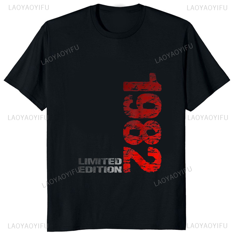 Men'S Fashion From The 80S - Limited Edition 1982 Vintage Printed T-shirt